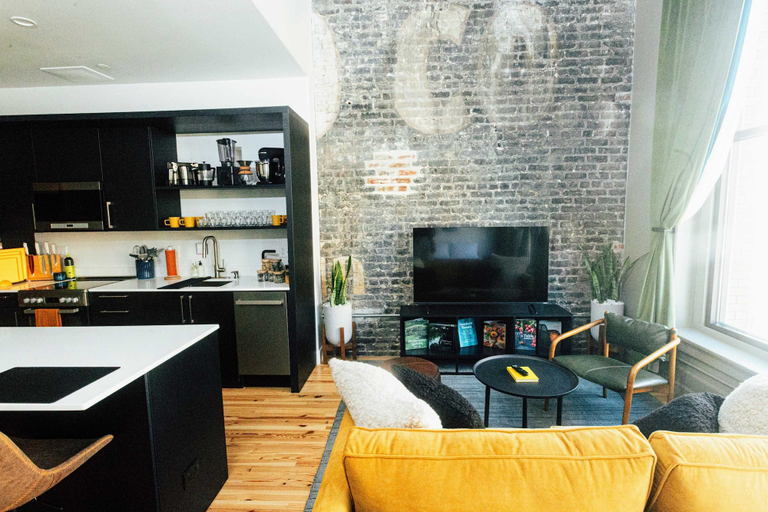 Room 5, Loft 301 The William - 3rd Ave Views - Carrigans, Jefferson