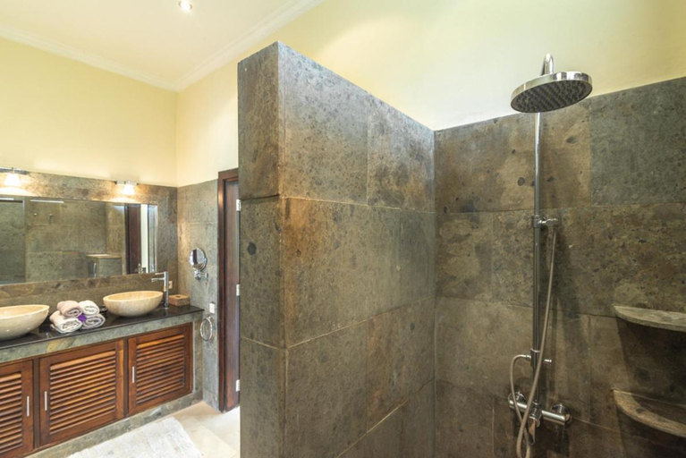 Bathroom 3, Villa Sali: luxury beach villa with staff!, Buleleng