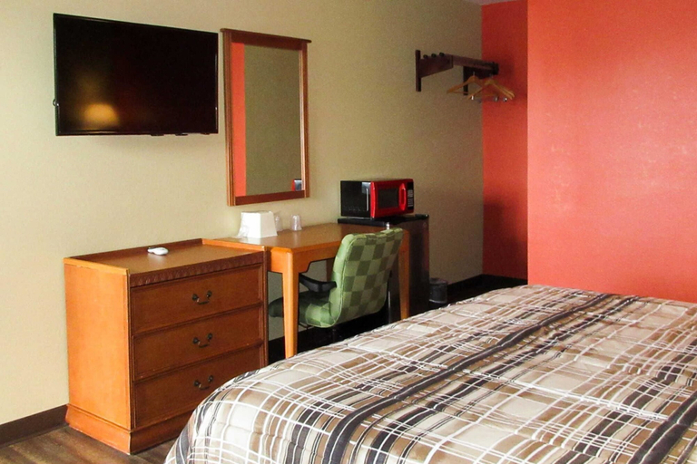 Bedroom 5, Rodeway Inn Murfreesboro Downtown, Rutherford