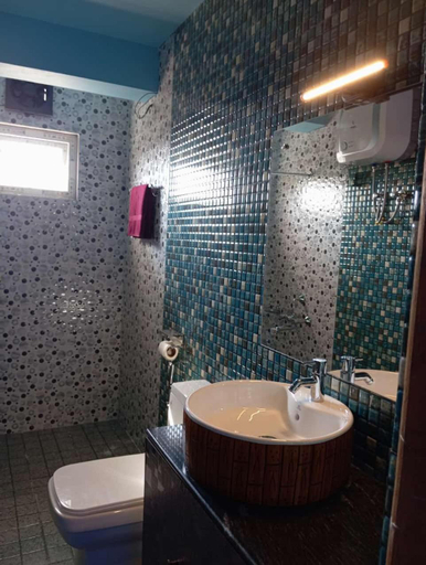 Bathroom 3, Lavender Guesthouse, East Khasi Hills