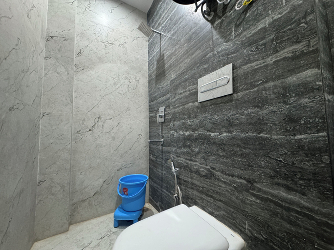 Bathroom 3, Hotel Kalindi kunj, Mathura