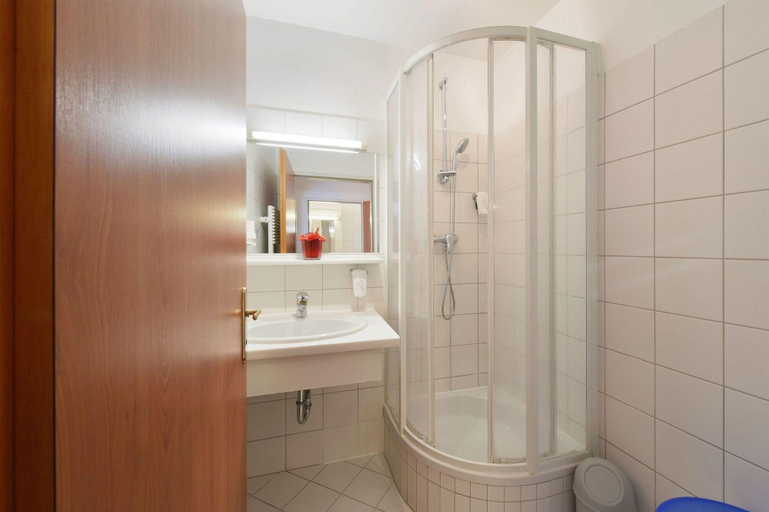 Bathroom 4, Hotel Neutor, Salzburg