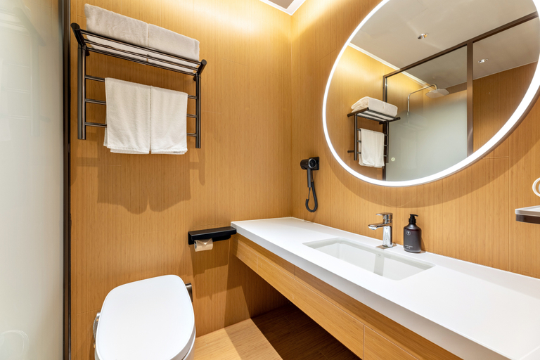 Bathroom 3, Ji Hotel Tangshan Railway Station, Tangshan