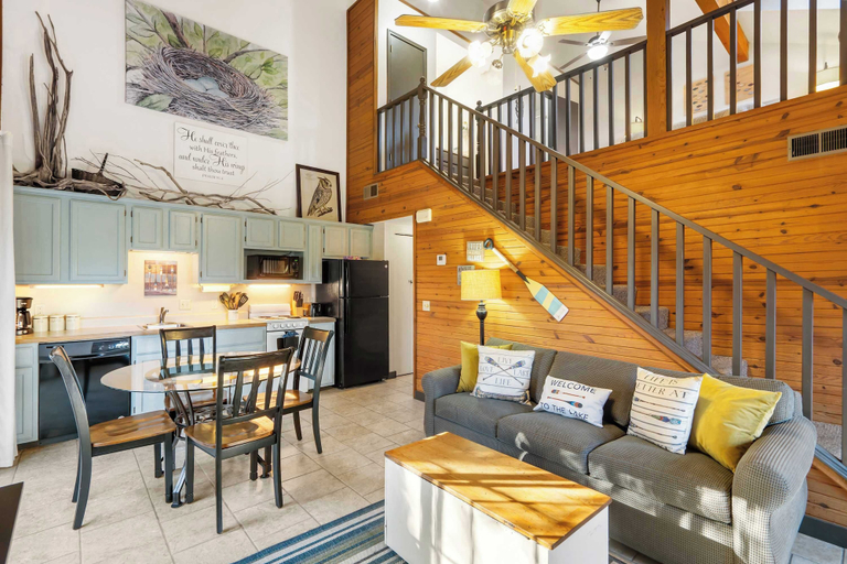 Living area 5, Rustic Shore Cabin Stay for 6, Taney