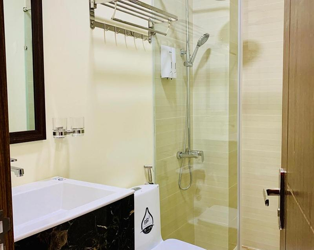 Bathroom 5, Apple Hotel, Ninh Kiều