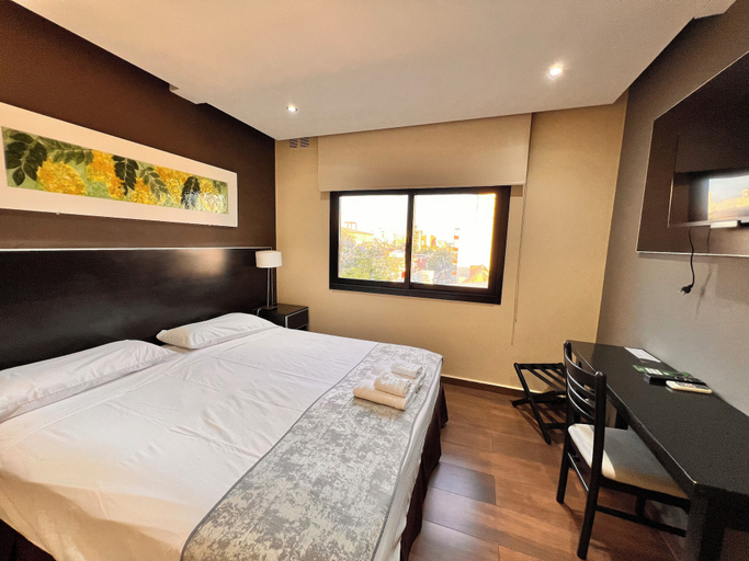 Room 4, Hotel Grand Lago, Capital