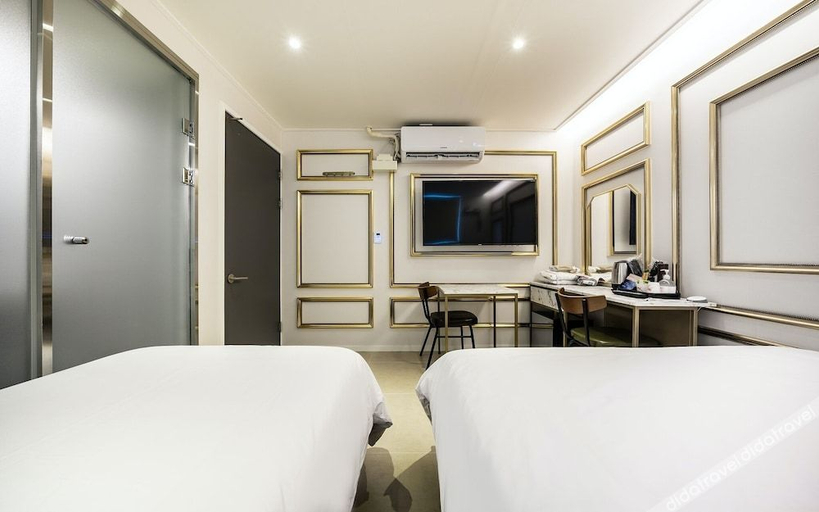 Bedroom 2, M&Lucky Hotel, Jongno