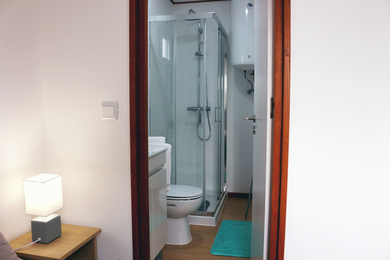 Bathroom 4, Garden view, Portimão