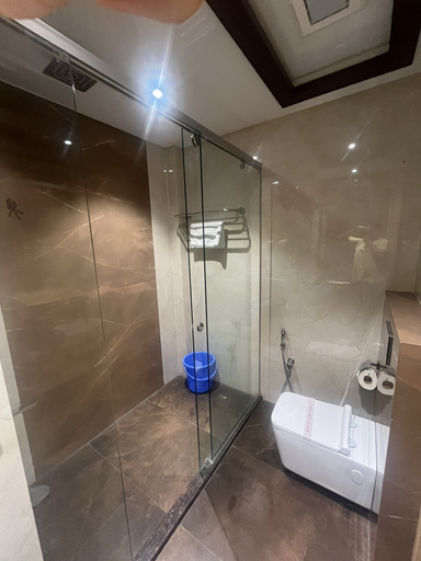 Bathroom 5, Nirvana Grand Hotel & Resort, Gaya