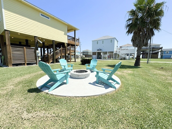 Terrace/patio 5, After Dune Delight 3 Bedroom Home by RedAwning, Galveston