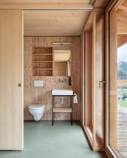 Bathroom, Berglodge Goms (Hotel), Goms