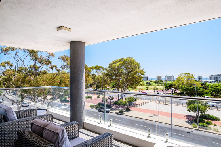 Others 5, Stylish Comfort at the Luxurious Tramonto, City of Cape Town