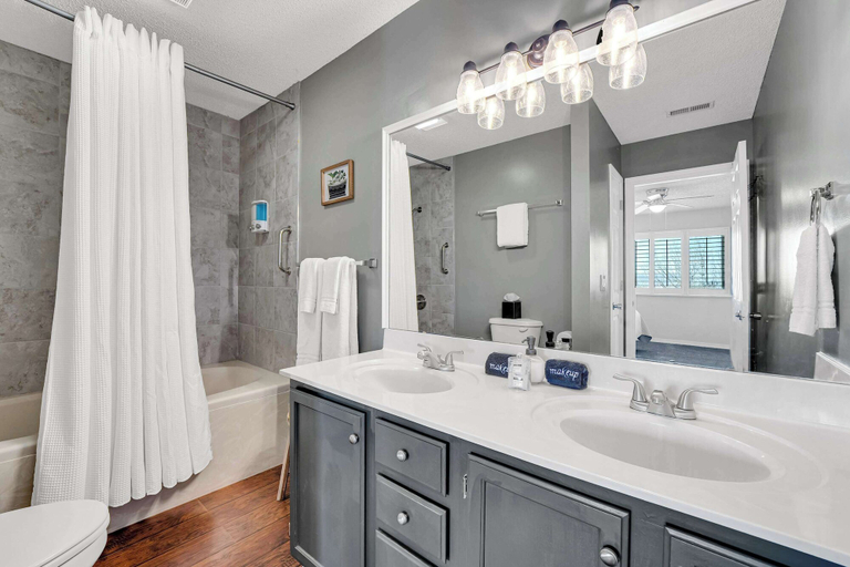 Bathroom 4, Bright Stylish Condo w/ Balcony, Taney