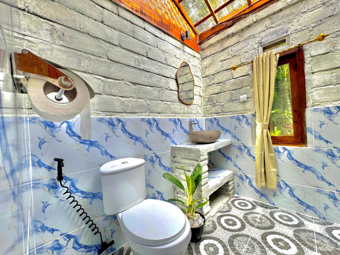 Bathroom 5, Aulia Bungalows Tetebatu, Lombok