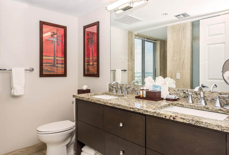 Bathroom 3, Pointe Estero Resort, Lee