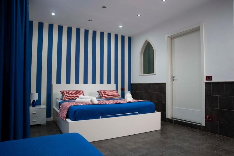 Bedroom 2, Yacht Club Angioino, Napoli