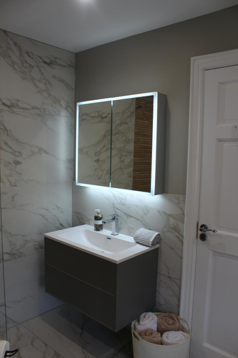 Bathroom 3, The Fairways, CastleBlayney