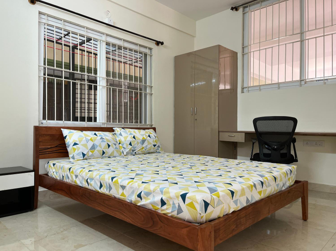 Bedroom 2, SSN Home Stays in Bangalore near PLAY Arena, Bangalore