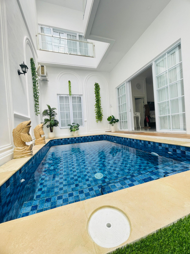 Swimming Pool, Villa Hersya, Malang