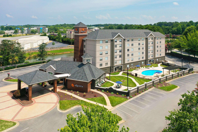 Exterior & Views