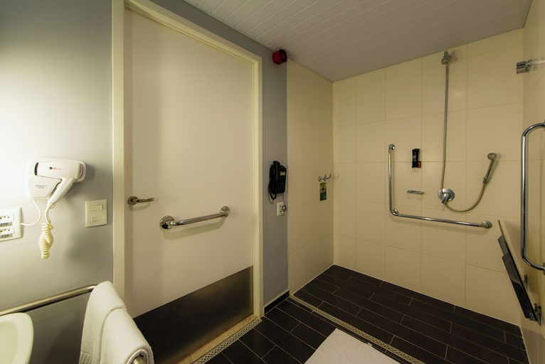 Bathroom 4, Ibis Guaratingueta Aparecida, Guararapes