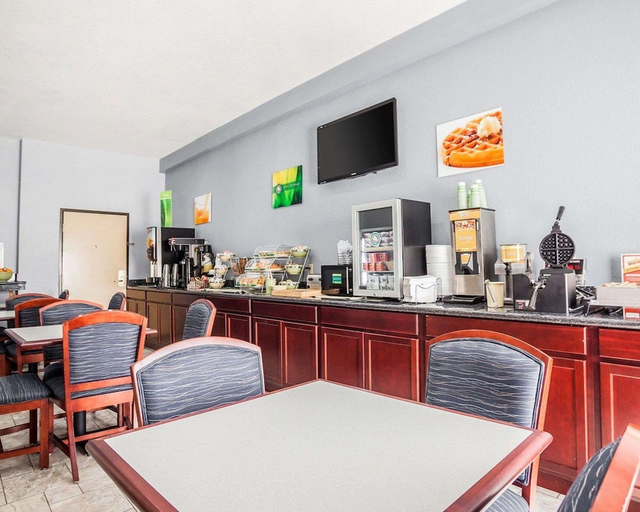 Food & Drinks 5, Quality Inn & Suites Altoona - des Moines, Polk