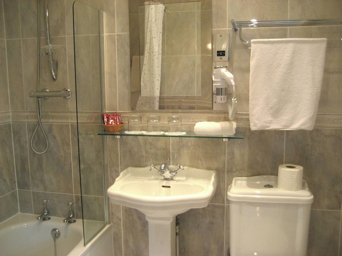 Bathroom 2, The Dial House Guest House, Oxfordshire