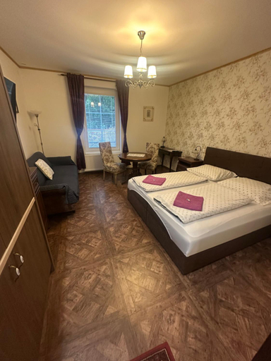 Bedroom 2, Bynovecky Zamecek, Děčín