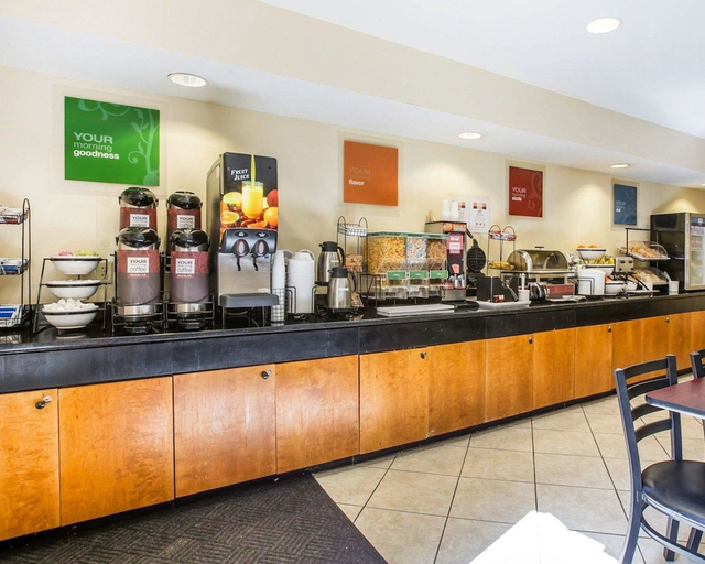 Food & Drinks 4, Quality Inn Darien-North Brunswick, McIntosh
