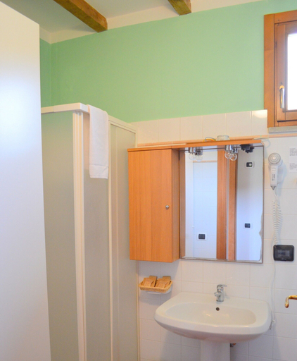 Bathroom 4, Residence with pool 4 km from Suvereto, Livorno