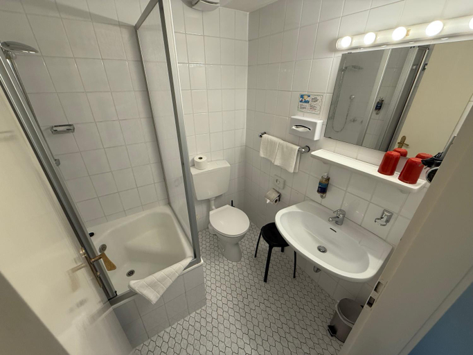 Bathroom 4, Hotel Carolinenhof, Hameln-Pyrmont