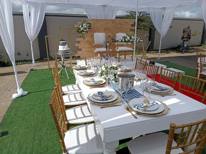 Others 4, Zovuyo Hotel, Amathole