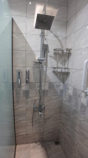 Bathroom 4, Daraysh Hotel