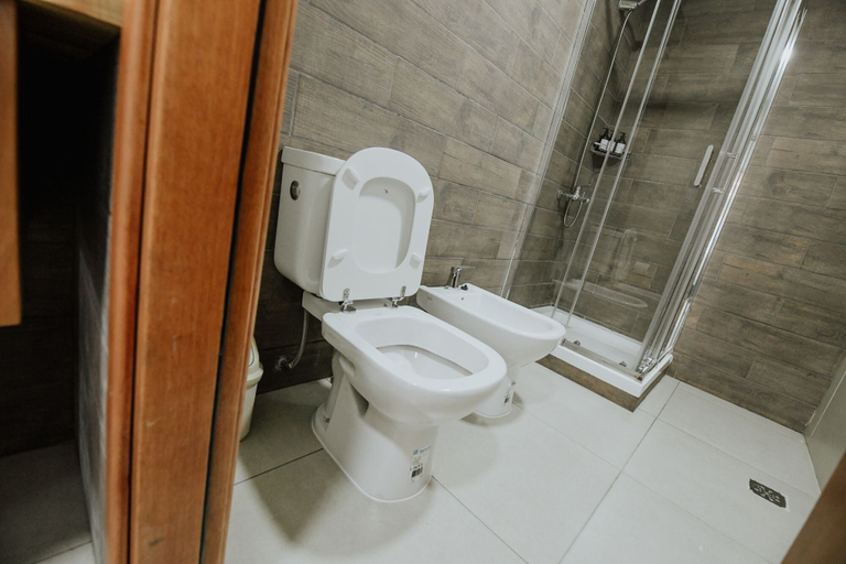 Bathroom 2, Aunaisin - Nona Kate, Ushuaia