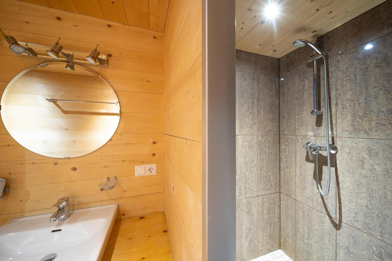Bathroom 3, Casa Christian, Bludenz