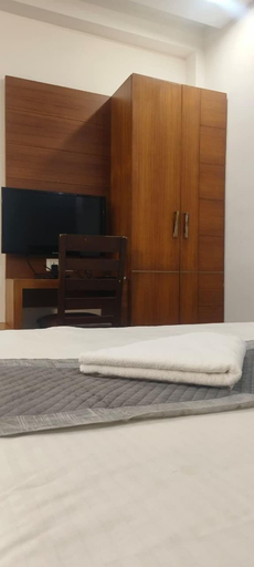 Champagne service 3, Ecr Royal Elite, Kancheepuram