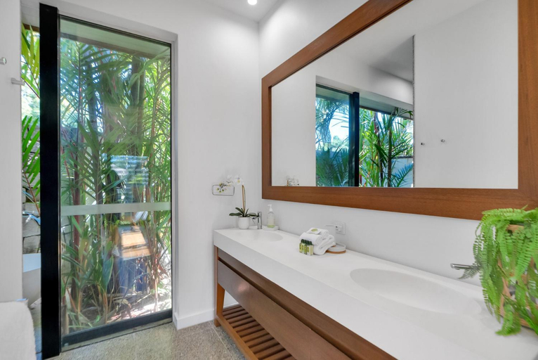 Bathroom 4, Luxury Balinese Style Villa: Pura Indah, Cairns