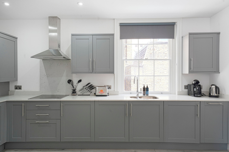 Private kitchen 4, Flat 4 Beauchamp Place, London