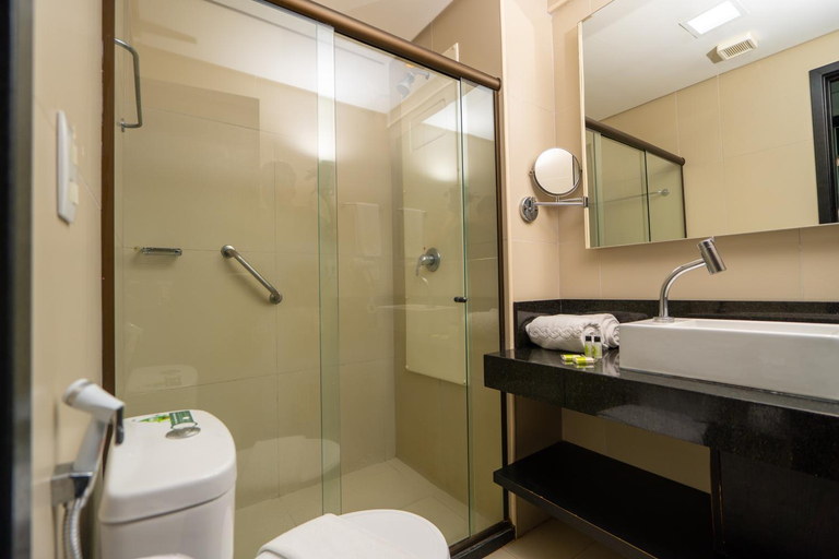 Bathroom 4, Roomo Transamerica Recife Boa Viagem, Recife