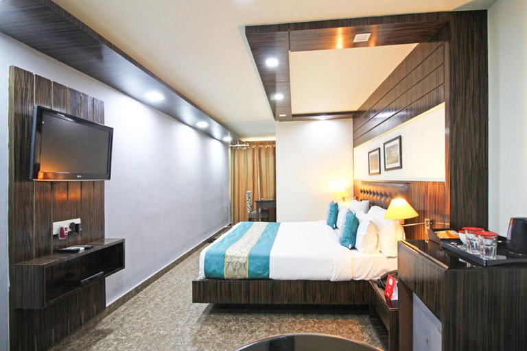 Bedroom 2, Vatika Premier Hotel, Patna