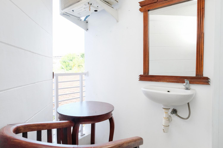 Bathroom 2, OYO 91204 Napura Homestay, Denpasar