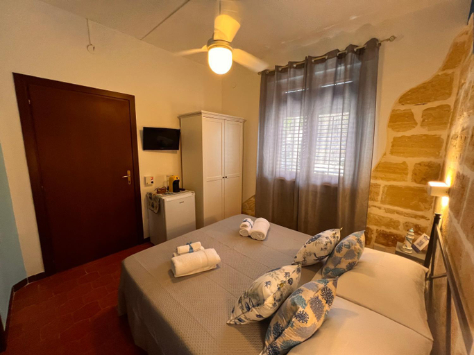 Others 4, Celeste Rooms, Trapani