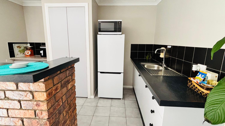 Others 4, The Hillside Retreat, Tamborine Mountain