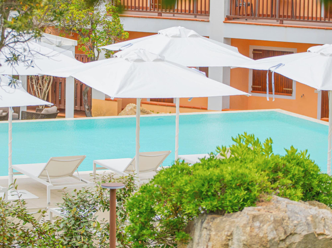 Pool 5, Aparthotel in Costa Serena just 700 mt from the sea, Olbia-Tempio