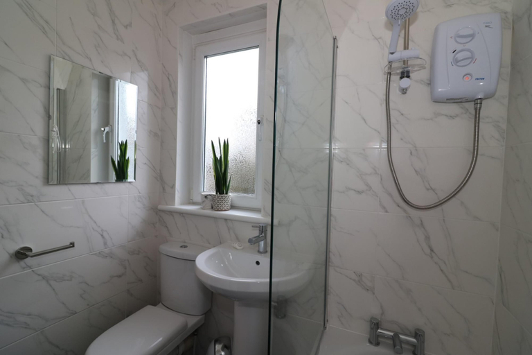 Bathroom 3, North View - Wishaw in Wishaw, North Lanarkshire