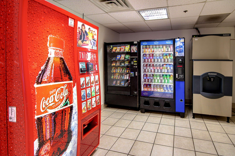Food & Drinks, Motel 6 King of Prussia, Montgomery