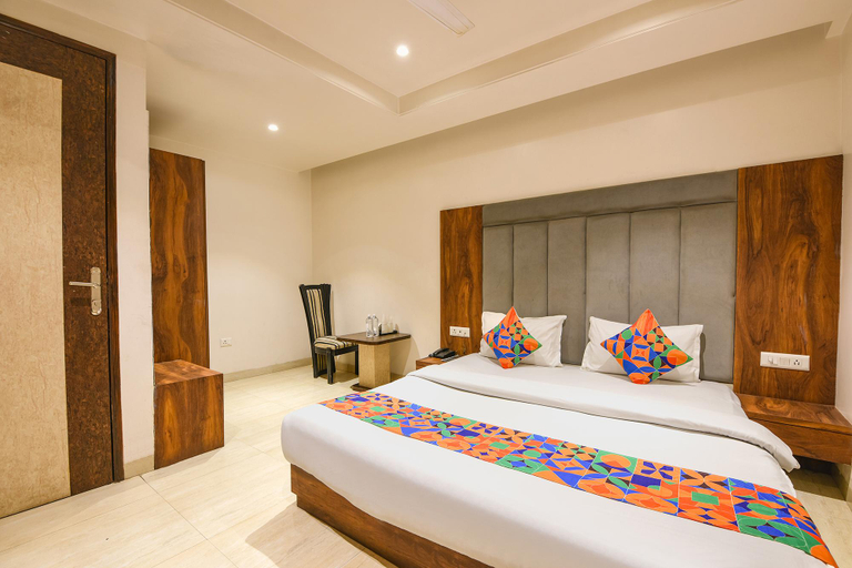 Bedroom 4, FabHotel The Nilsa, Delhi