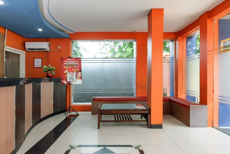 Public Area, RedDoorz Plus @ Jalan Pemuda Jakarta, East Jakarta