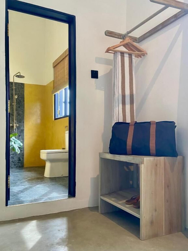 Bathroom 2, Beachside Stay Steps from Mawella Beach, Tangalle
