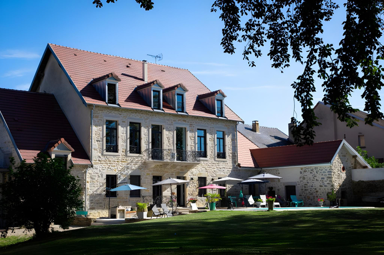 Exterior & Views 2, Le 49 Coté Parc, Jura